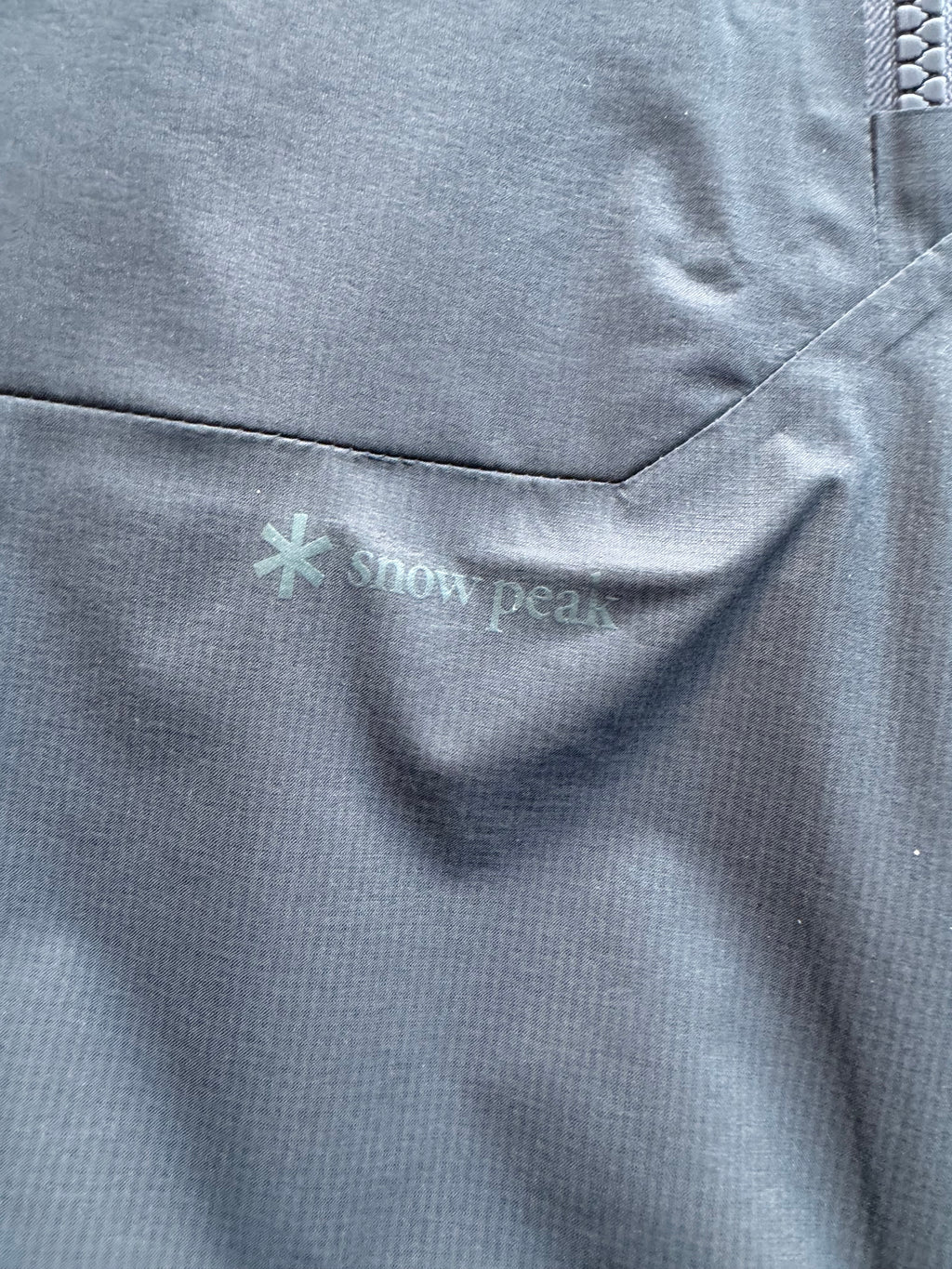 Snow Peak Charcoal 2.5L Rain Jacket - Large