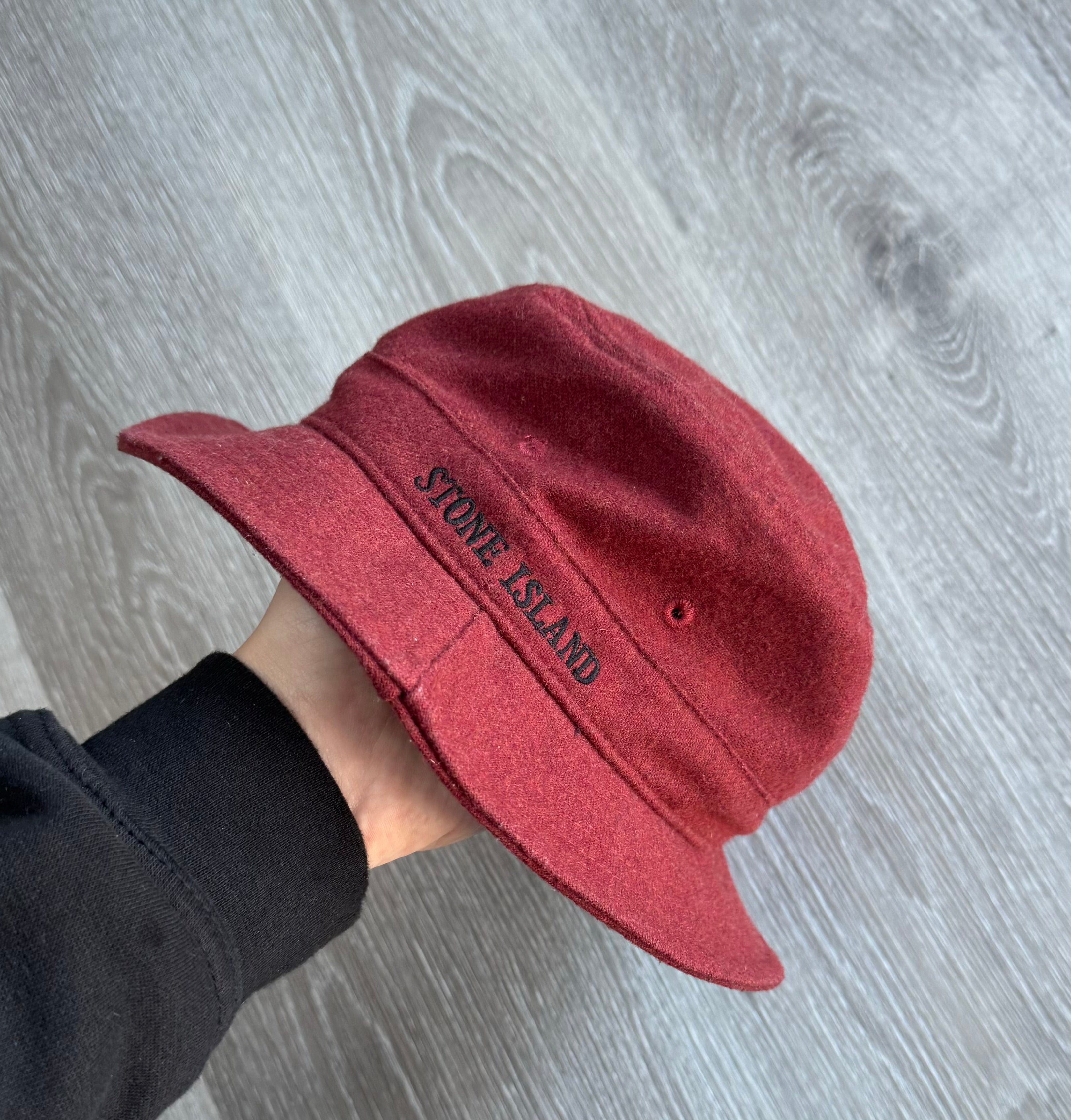 Stone Island Letter Embroidered Bucket Hat - Red