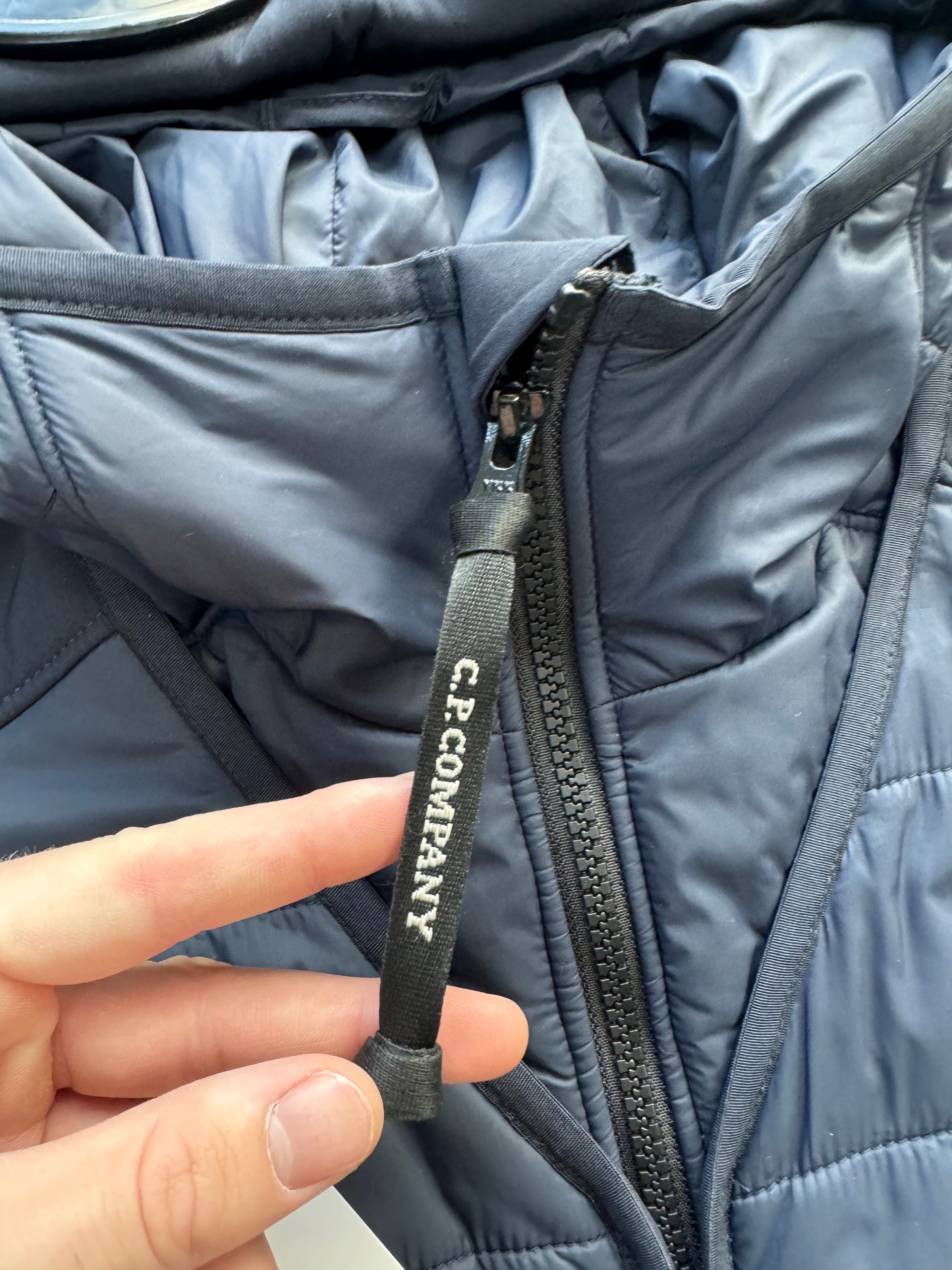 C.P. Company Navy Shell-R Down Gillet - Small