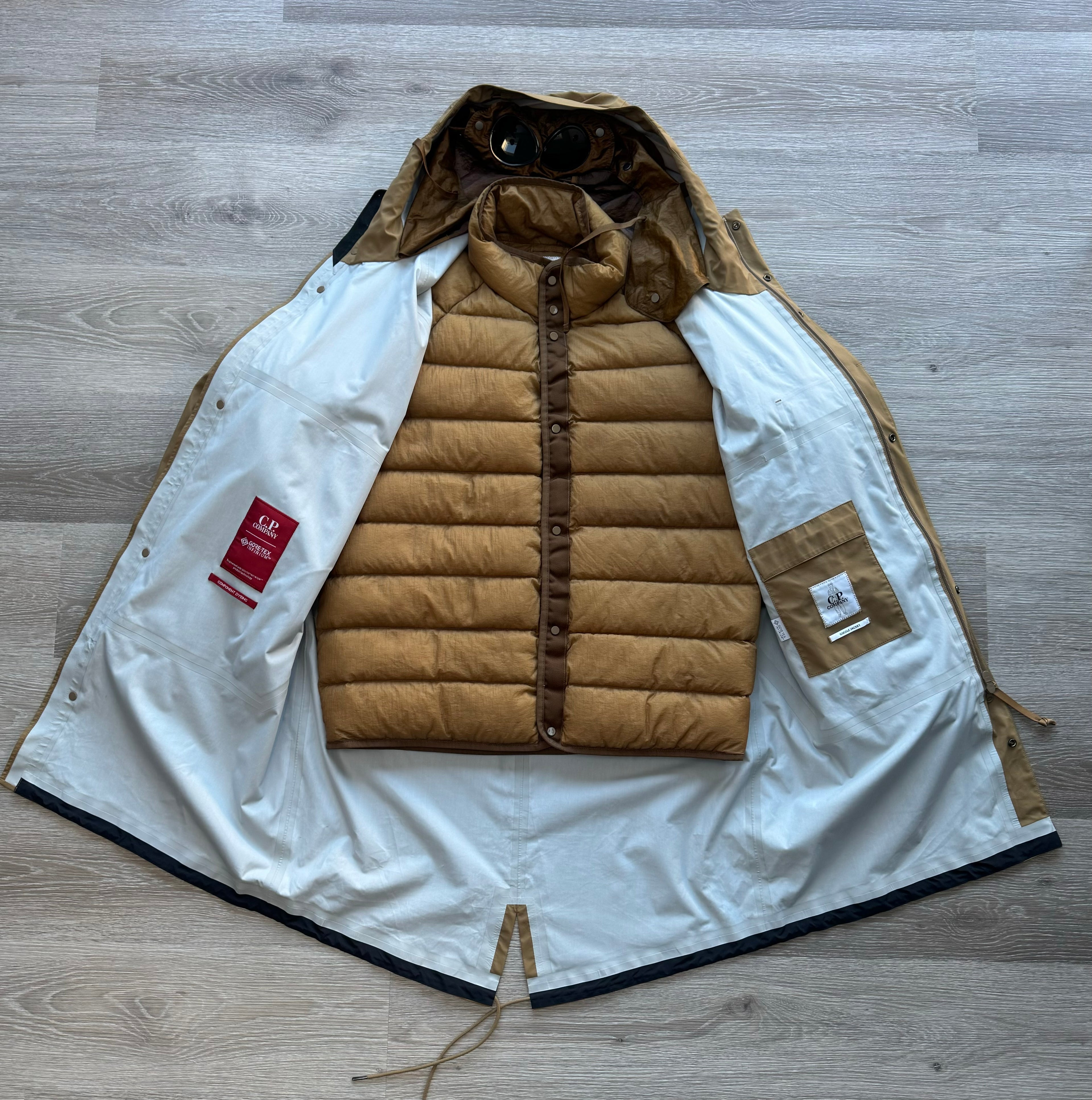 C.P. Company Gore-Tex Infinium Goggle Down 2 in 1 Fishtail Parka - XL